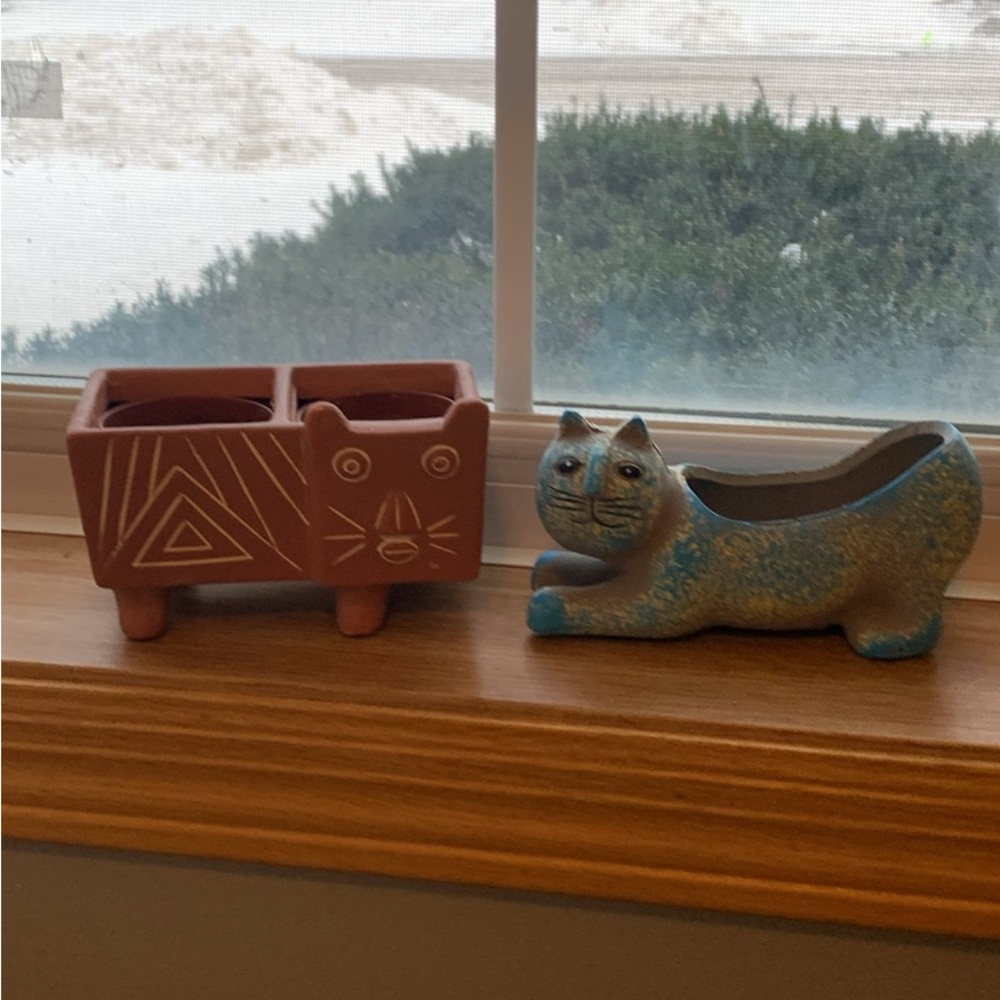 Cat Shaped Planter Duo in Brown and Blue